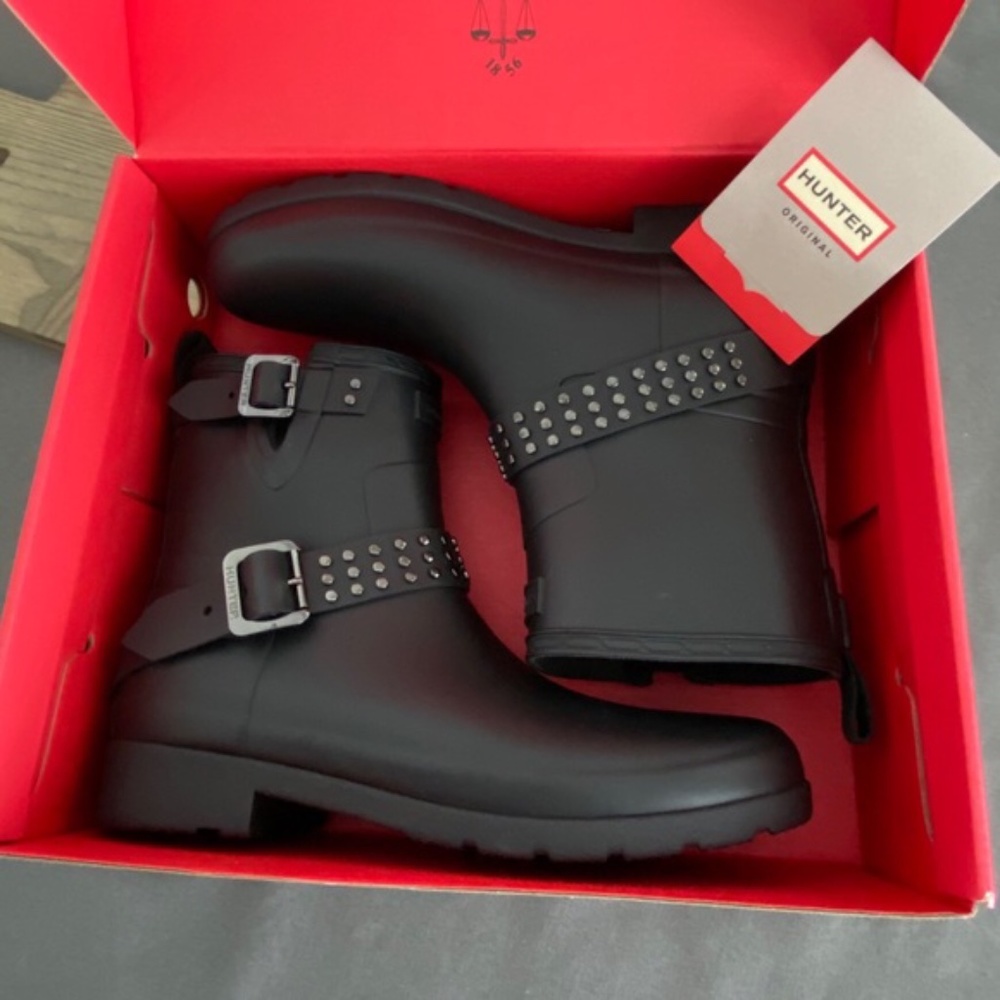 HUNTER NWT / NIB BLACK REFINED BOOTS